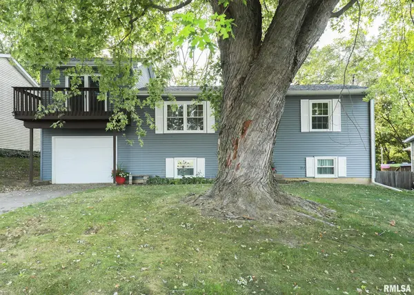320 N 2ND ST, Le Claire, IA 52753