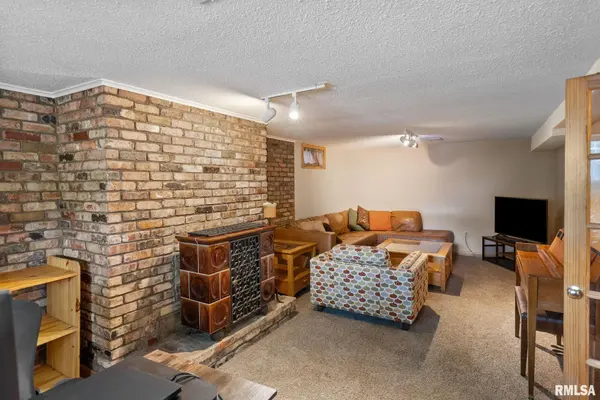 1522 25TH ST, Bettendorf, IA 52722