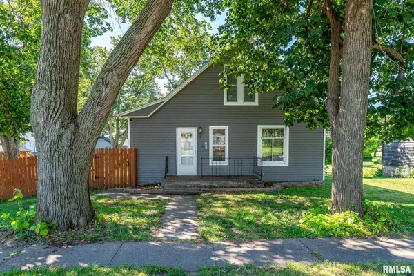 707 3RD ST, Buffalo, IA 52728