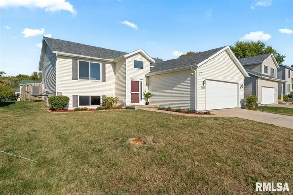 2620 W 54TH ST, Davenport, IA 52806-2662