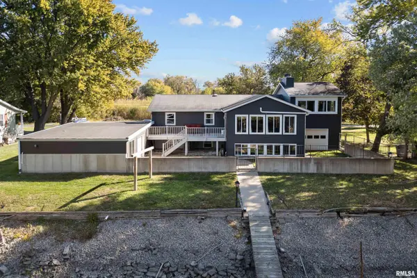 3770 E HARBOR DR, Bettendorf, IA 52722