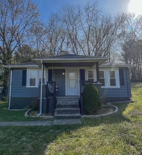 899 Potters Ln, Clarksville, TN 37040
