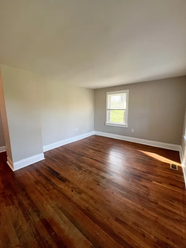 899 Potters Ln, Clarksville, TN 37040