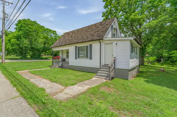 612 W Strang St, Rockwood, TN 37854