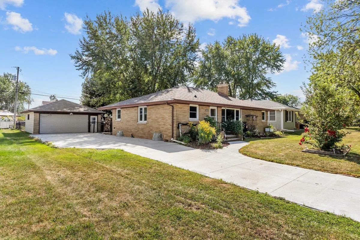 807 W PARKWAY BLVD, Appleton, WI 54914-2643