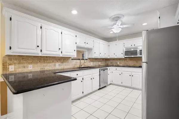 121 Crestview Street, Chandler, TX 75758