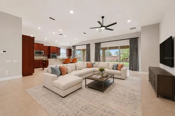 412 DOUGLAS EDWARD DR, Ocoee, FL 34761