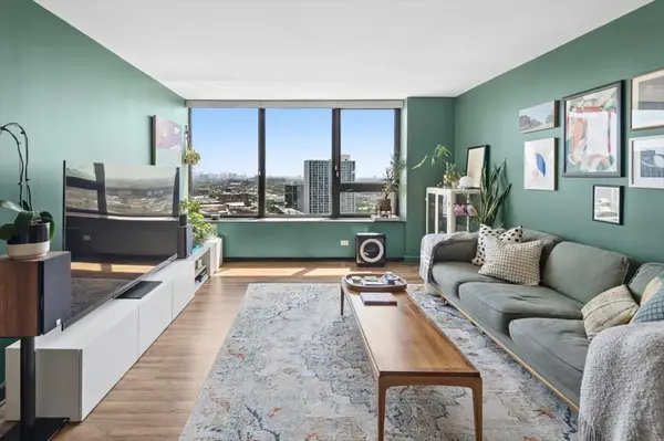 3930 N PINE GROVE AVE #2304, Chicago, IL 60613
