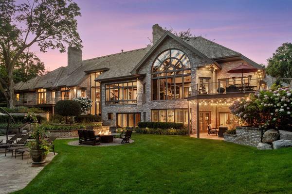 326 Ferndale RD W, Wayzata, MN 55391
