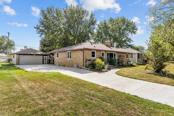 807 W PARKWAY BLVD, Appleton, WI 54914-2643