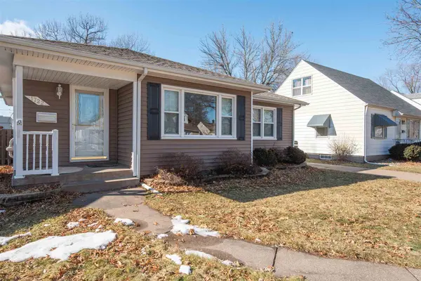 1722 N PINE ST, Davenport, IA 52804