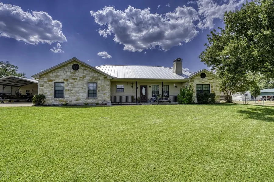 809 Skyline DR, Kingsland, TX 78639