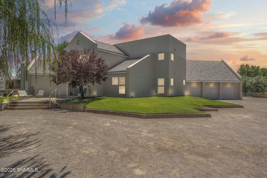 140 Horseshoe CIR, Las Cruces, NM 88007