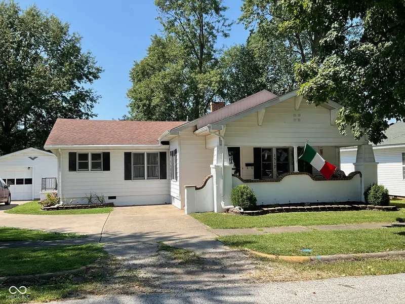 1517 S 3rd ST, Clinton, IN 47842