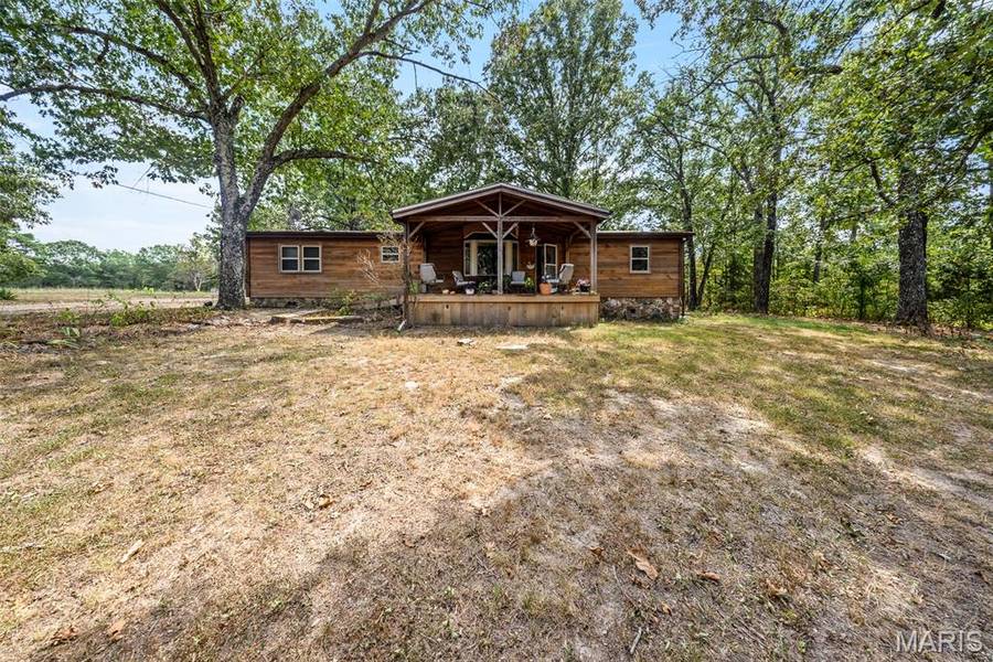 12502 Bell RD, Roby, MO 65557