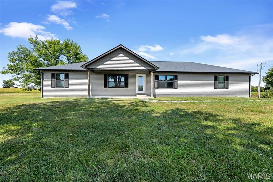 4375 Jj RD, Waterloo, IL 62298