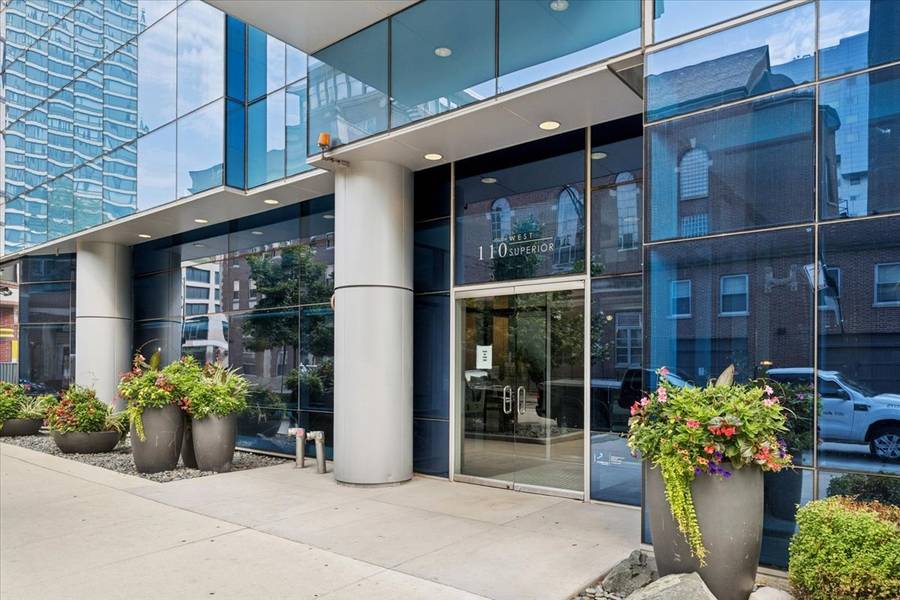 110 W Superior ST #1602, Chicago, IL 60654