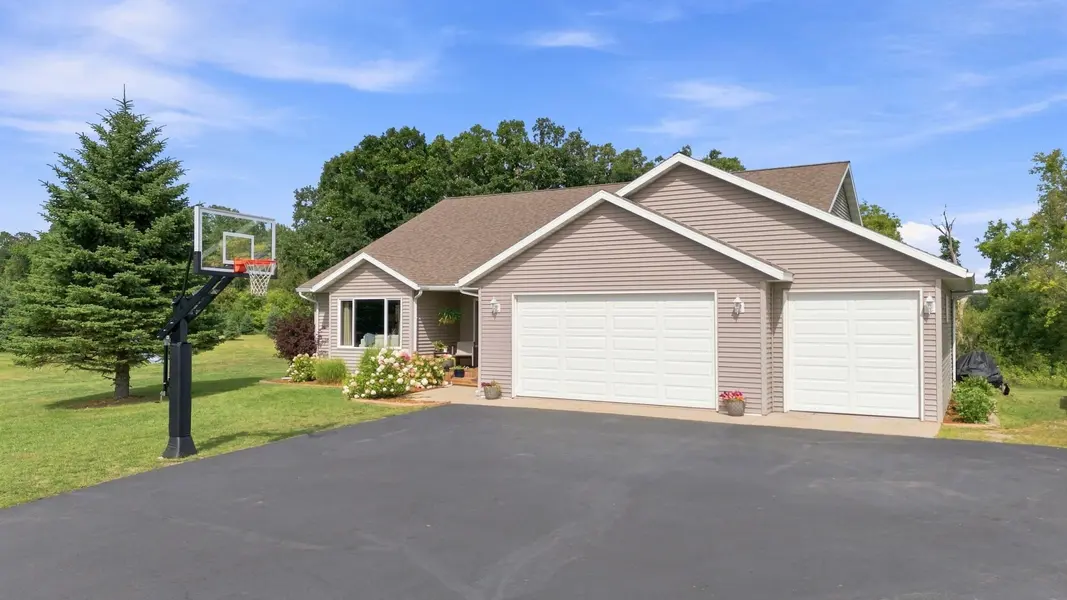 30860 Carefree LN, Detroit Lakes, MN 56501