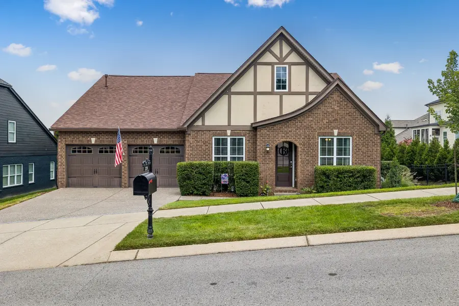 379 Alfred Ladd Rd #E, Franklin, TN 37064