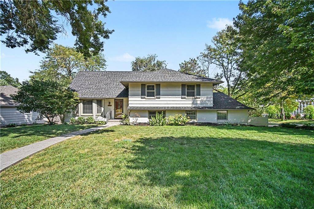 7419 Booth ST, Prairie Village, KS 66208