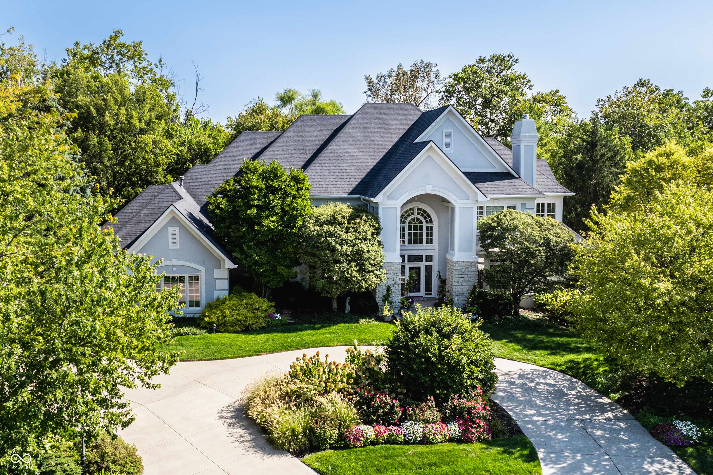 620 Mayfair LN, Carmel, IN 46032