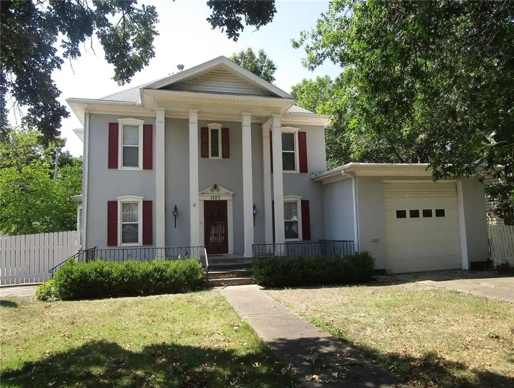 1323 West ST, Emporia, KS 66801