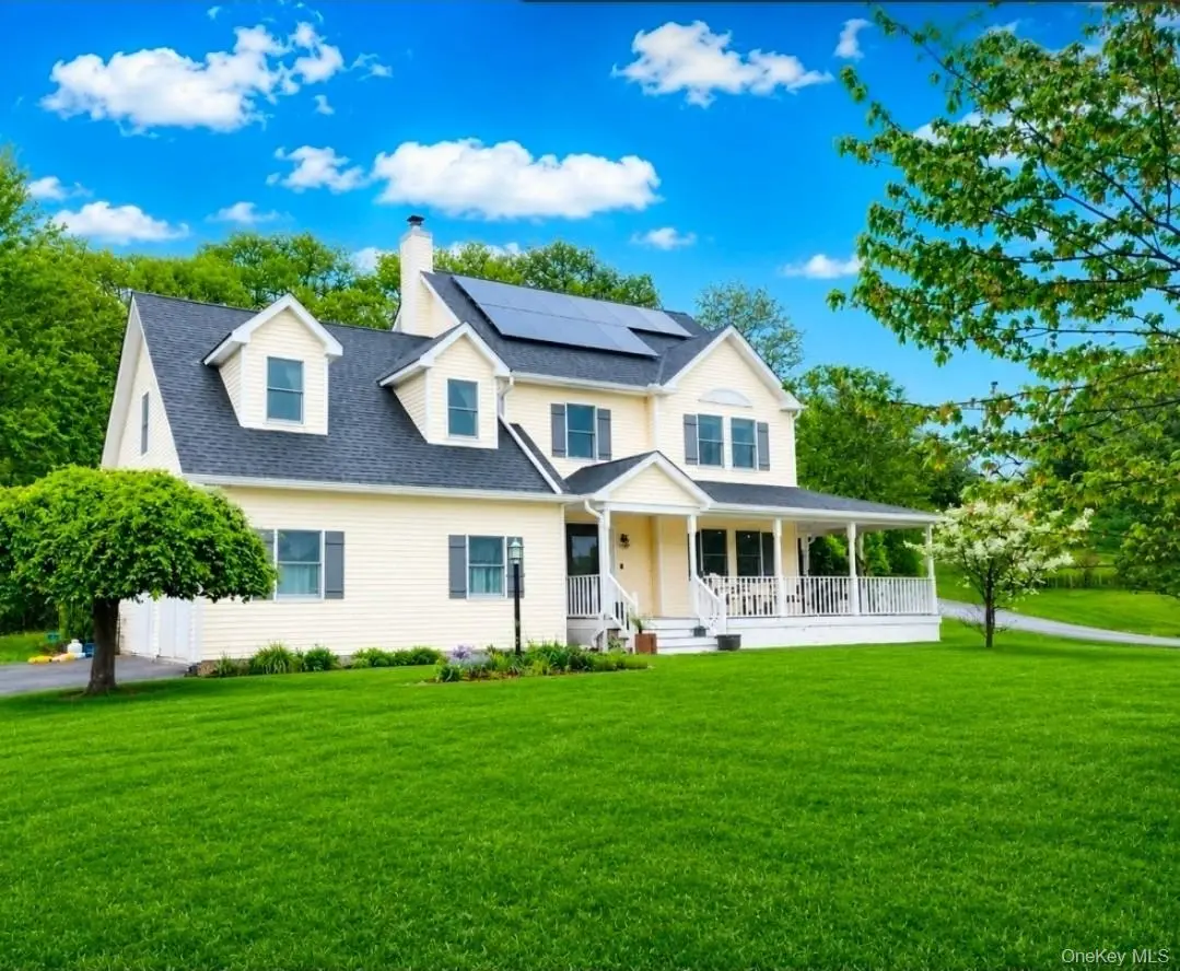 24 Robyn DR, Marlboro, NY 12542