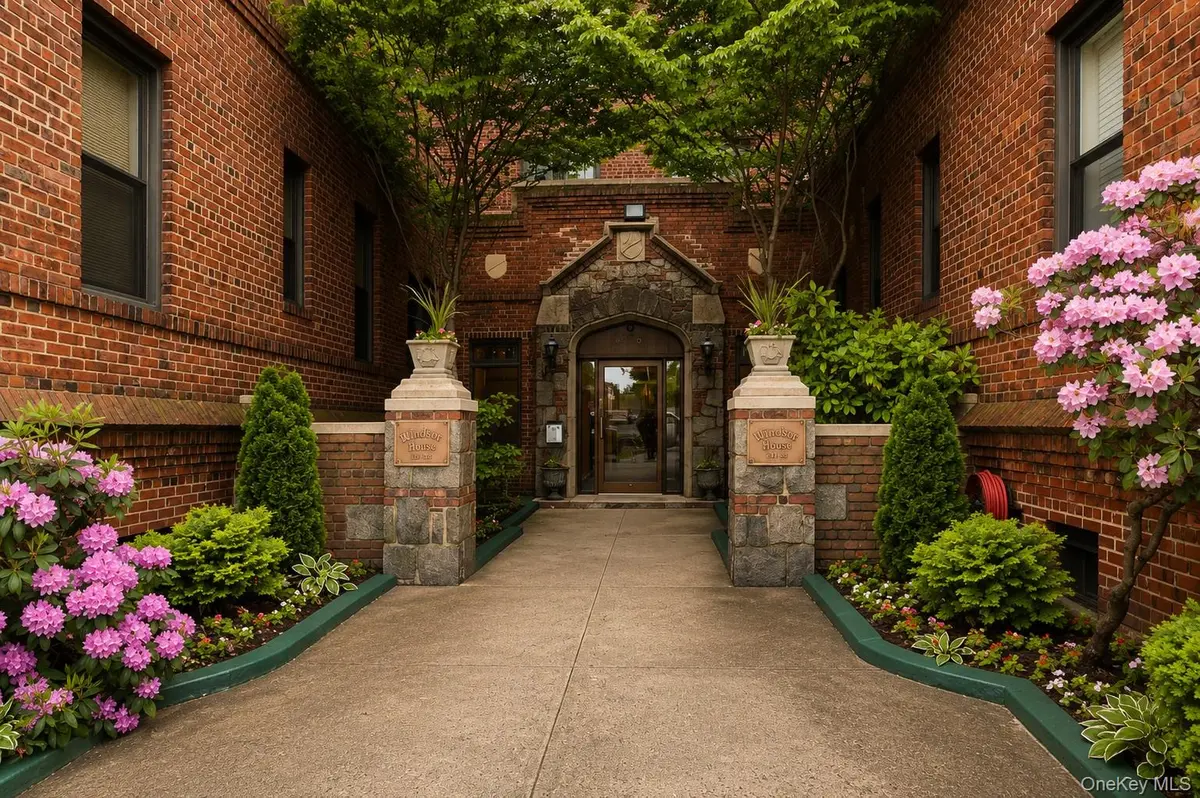 167-10 Crocheron AVE #2N, Flushing, NY 11358