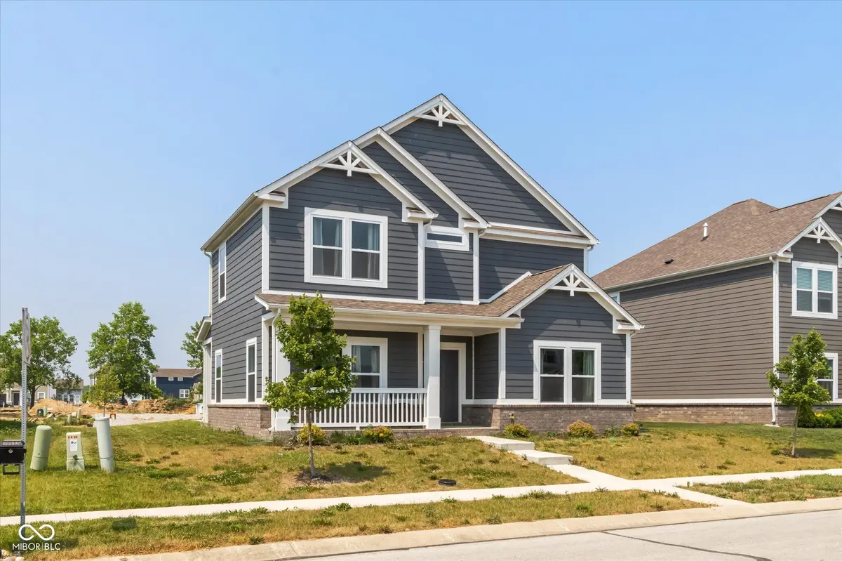 7228 Lockford WALK N, Avon, IN 46123