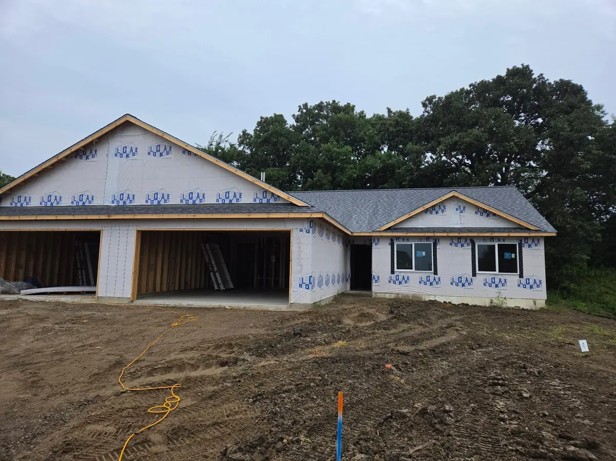 1119 8th AVE SE, Waseca, MN 56093
