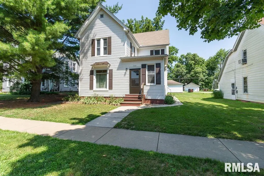 505 W MAIN ST, Elmwood, IL 61529