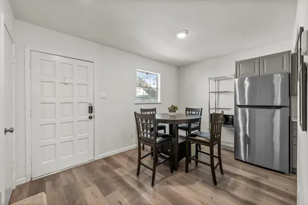 2300 Hancock DR #5, Austin, TX 78756