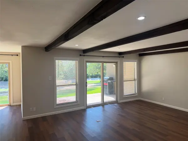 224 Lido ST #J3, Lakeway, TX 78734