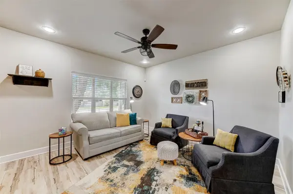 1103 Farm ST, Bastrop, TX 78602