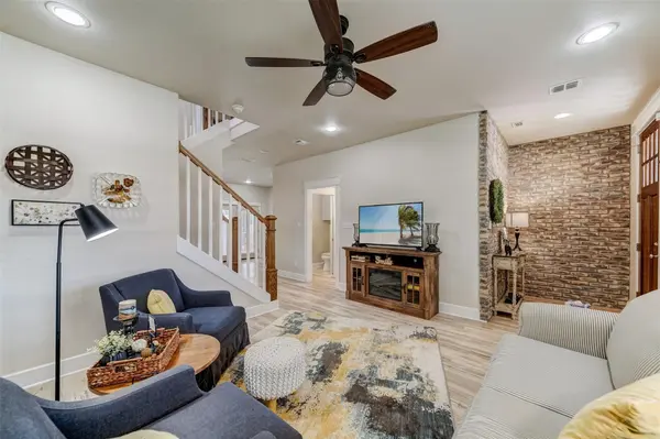 1103 Farm ST, Bastrop, TX 78602