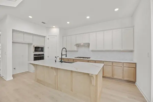 1216 Wolf Canyon RD, Georgetown, TX 78628