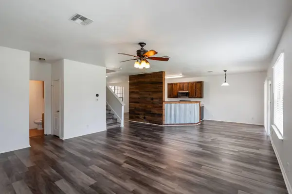711 Abundance LN, Kyle, TX 78640