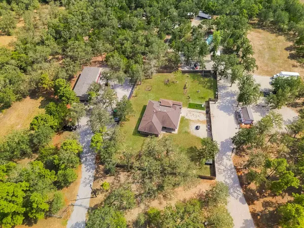 107 Turner LN, Paige, TX 78659