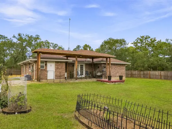 107 Turner LN, Paige, TX 78659