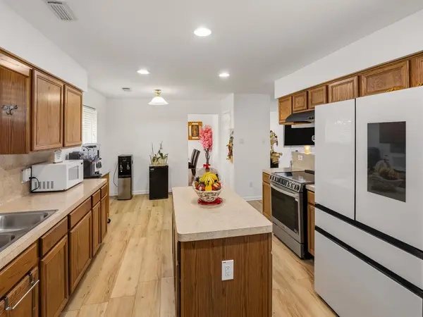 107 Turner LN, Paige, TX 78659