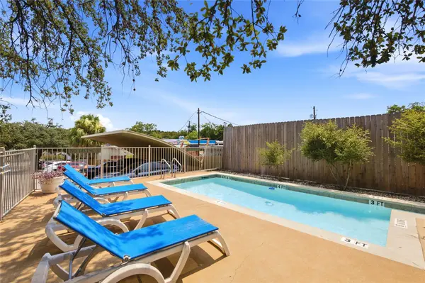 2302 E Side DR #11, Austin, TX 78704