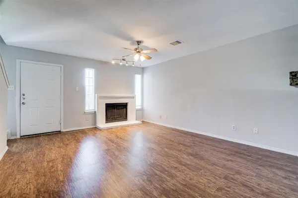 1830 River Crossing CIR #B, Austin, TX 78741