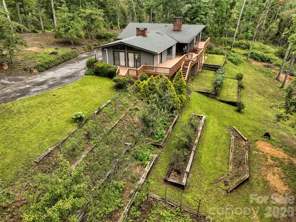 520 Washburn RD, Spruce Pine, NC 28777