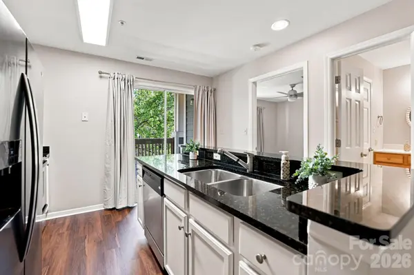 525 Olmsted Park PL, Charlotte, NC 28203
