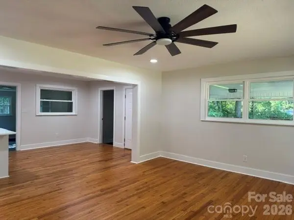 1911 Wall ST, Morganton, NC 28655