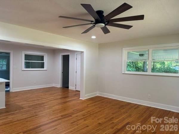 1911 Wall ST, Morganton, NC 28655