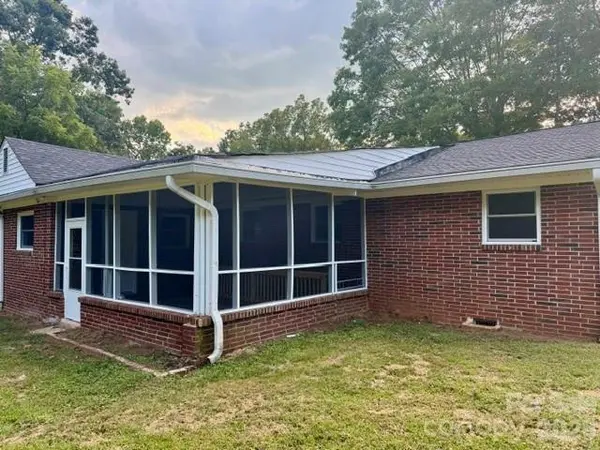 1911 Wall ST, Morganton, NC 28655