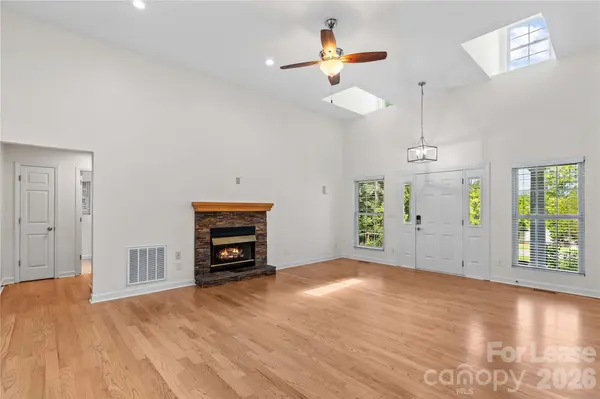 5020 Fox Hollow DR, Denver, NC 28037