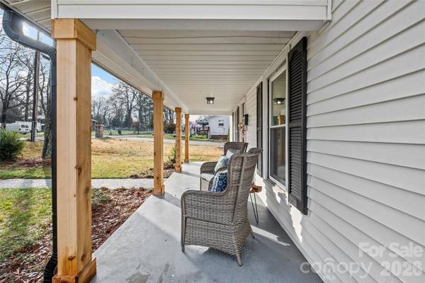 691 Gibson DR NW, Concord, NC 28025
