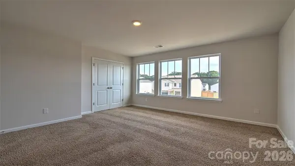 64 Piney Woods RD, Fletcher, NC 28732